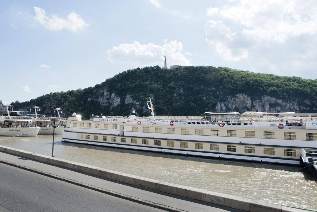 Riverside Flat With King Castle View Budapest Eksteriør bilde