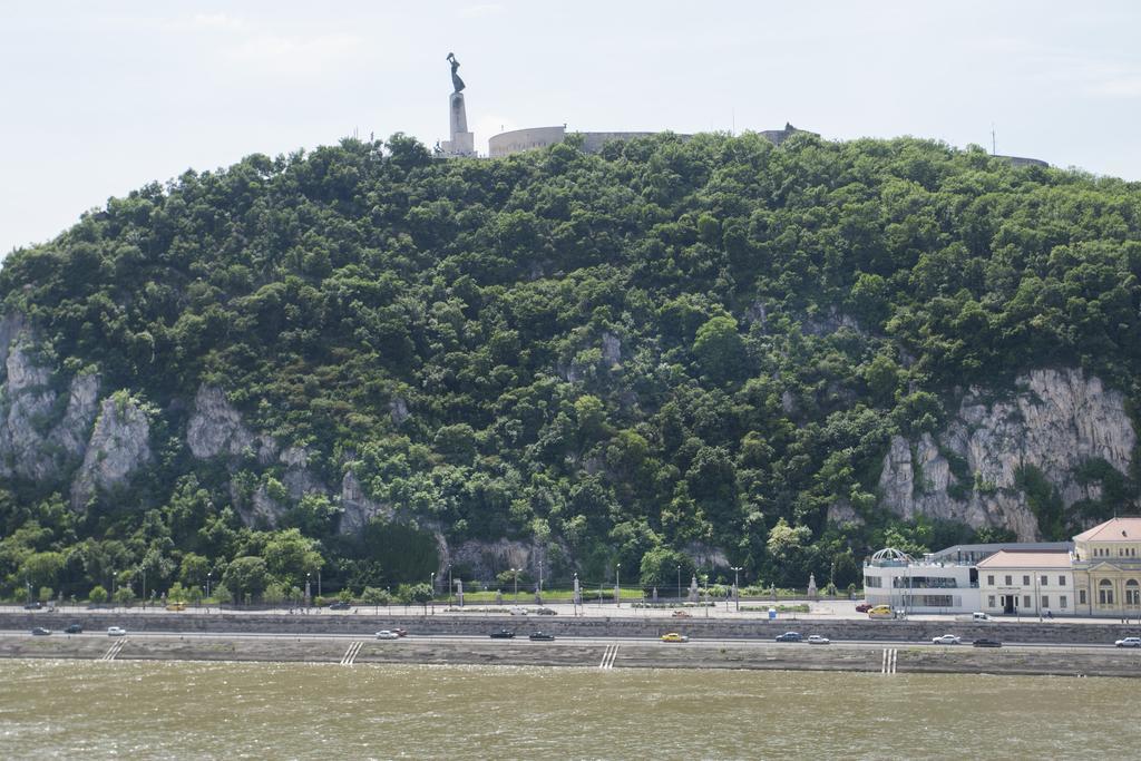 Riverside Flat With King Castle View Budapest Eksteriør bilde